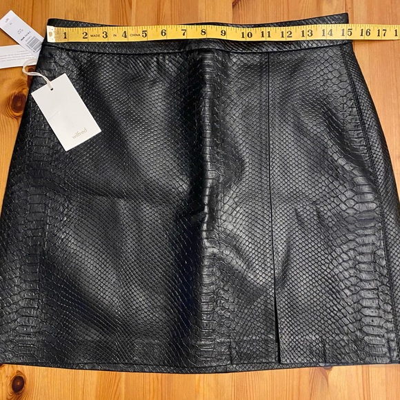 Aritzia Wilfred New Patio Leather Mini Skirt High Waisted Vegan Cocktail Python - Picture 8 of 15